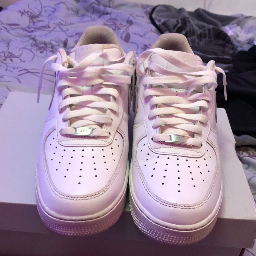 Air Force 1 low